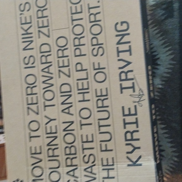 NWT Kyrie 8 Size 12 - Picture 7 of 8